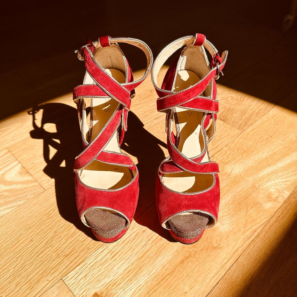 GUESS PUMPS - Fabulous Fire Engine Red Platform Super High Heels - Size US 7